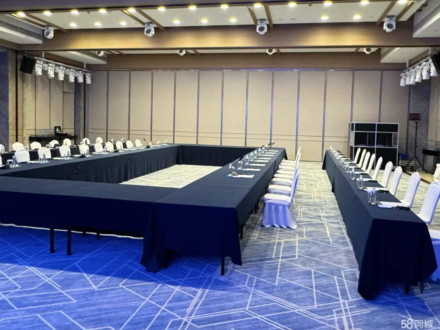 会议搭建舞台布置桁架喷绘制作灯光音响大屏帐篷铁马道旗仓库直租